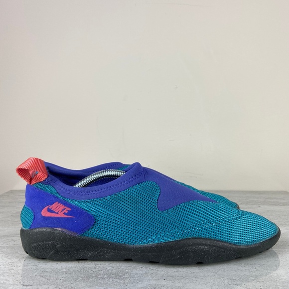nike water sock